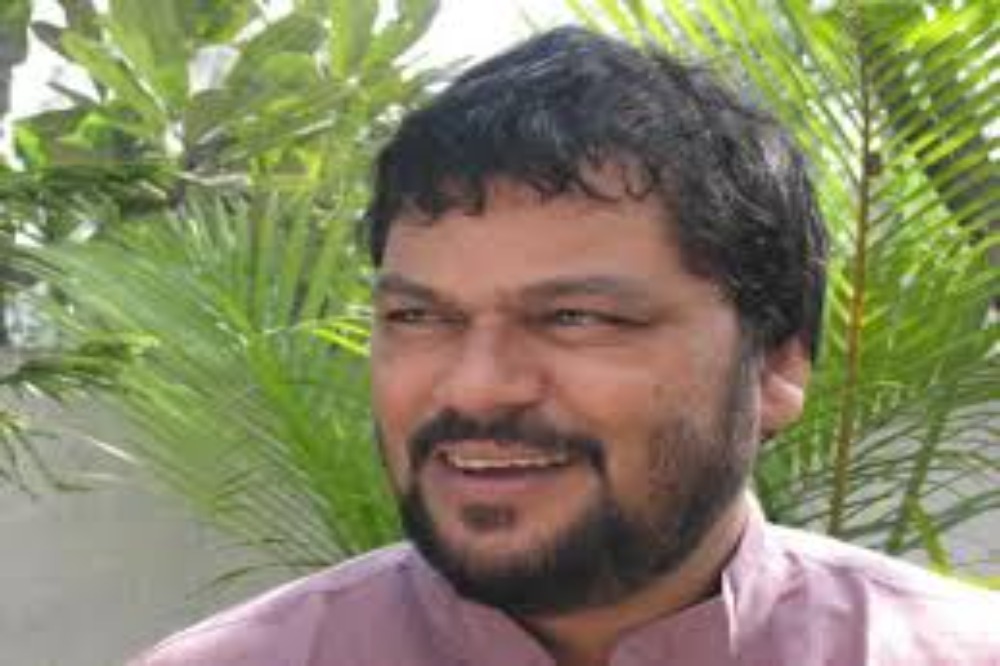 "मेकअपमधून पात्रांना ‘जिवंत’ करणारा कलाकार गेला..." विक्रम गायकवाड
